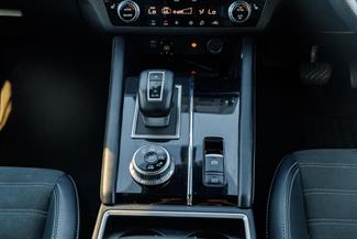 2024 Mitsubishi Outlander - Thumbnail