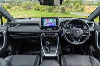 2020 Toyota RAV4 - Thumbnail