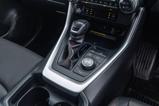 2020 Toyota RAV4 - Thumbnail