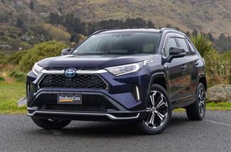 2020 Toyota RAV4 - Thumbnail