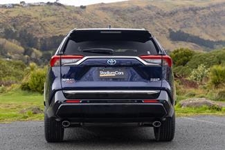 2020 Toyota RAV4 - Thumbnail