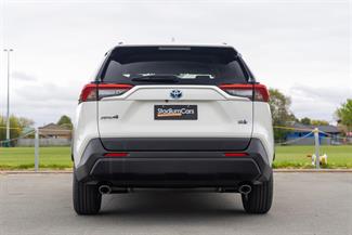 2019 Toyota RAV4 - Thumbnail