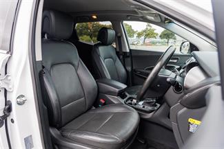 2018 Hyundai Santa Fe - Thumbnail