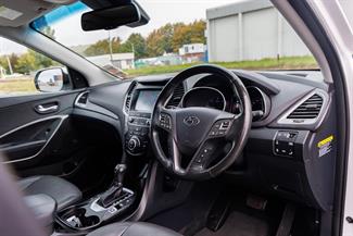 2018 Hyundai Santa Fe - Thumbnail