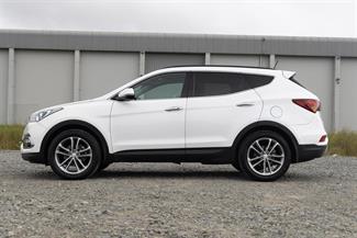 2018 Hyundai Santa Fe - Thumbnail