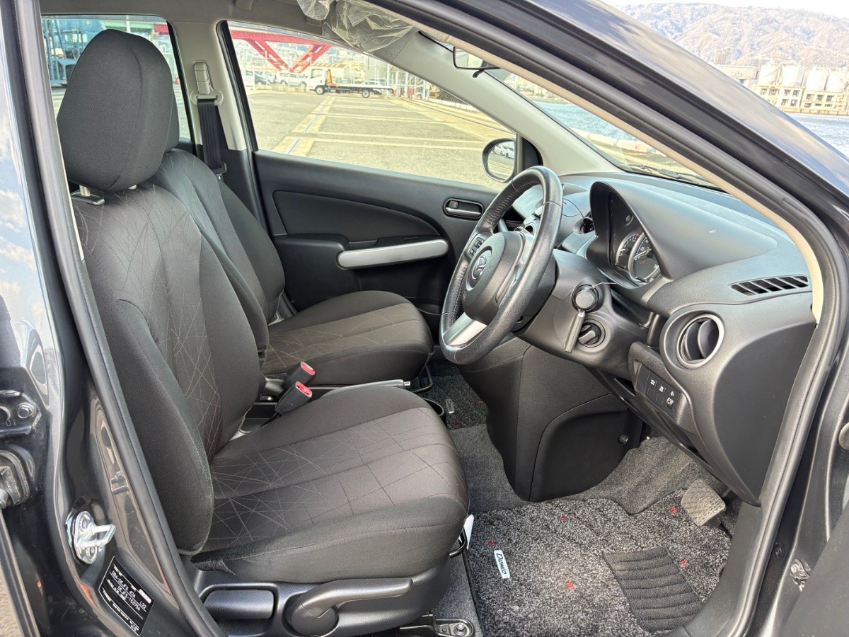 2013 Mazda Demio