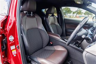 2017 Toyota C-HR - Thumbnail