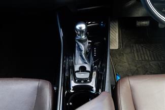 2017 Toyota C-HR - Thumbnail