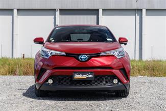2017 Toyota C-HR - Thumbnail