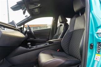 2017 Toyota C-HR - Thumbnail