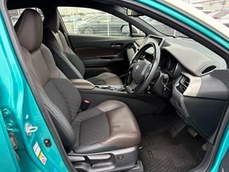 2017 Toyota C-HR - Thumbnail