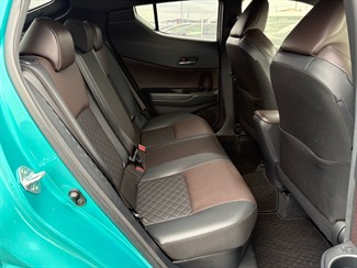 2017 Toyota C-HR - Thumbnail