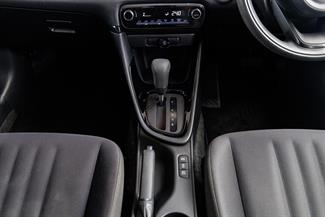 2020 Toyota Yaris - Thumbnail