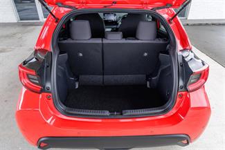 2020 Toyota Yaris - Thumbnail