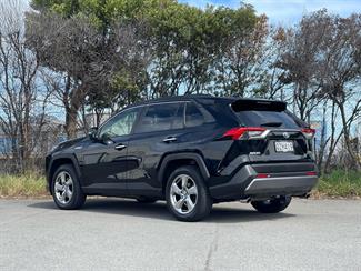 2019 Toyota RAV4 - Thumbnail
