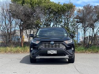 2019 Toyota RAV4 - Thumbnail