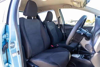 2015 Toyota Vitz - Thumbnail