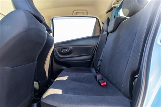 2015 Toyota Vitz - Thumbnail