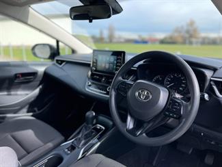 2020 Toyota Corolla - Thumbnail