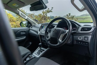 2024 Mitsubishi Triton - Thumbnail