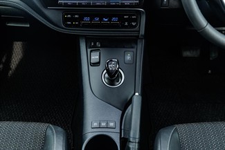2016 Toyota Auris - Thumbnail