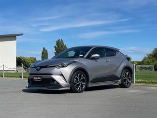 2017 Toyota C-HR - Thumbnail