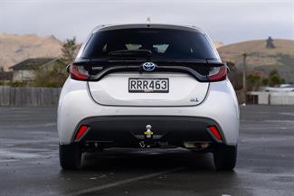 2020 Toyota Yaris - Thumbnail