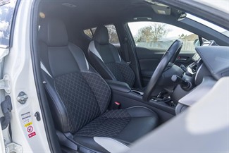 2019 Toyota C-HR - Thumbnail