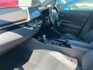 2018 Toyota C-HR - Thumbnail