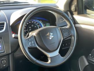 2015 Suzuki Swift - Thumbnail