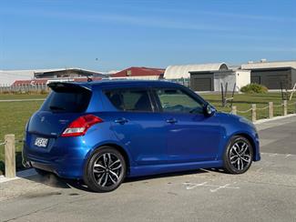 2015 Suzuki Swift - Thumbnail