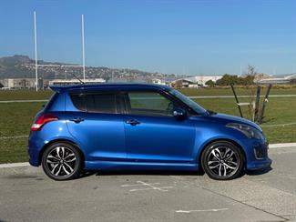 2015 Suzuki Swift - Thumbnail