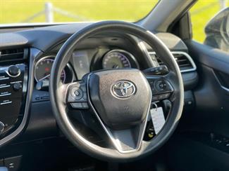2018 Toyota Camry - Thumbnail