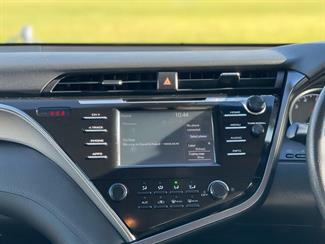 2018 Toyota Camry - Thumbnail