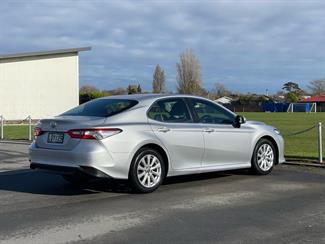 2018 Toyota Camry - Thumbnail