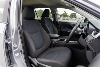 2022 Toyota RAV4 - Thumbnail