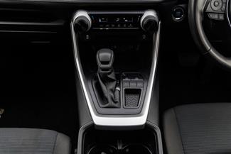 2022 Toyota RAV4 - Thumbnail