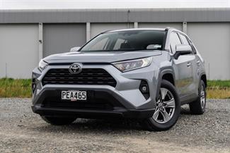 2022 Toyota RAV4 - Thumbnail