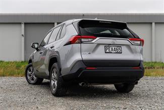 2022 Toyota RAV4 - Thumbnail