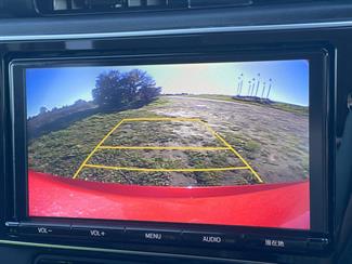 2017 Toyota Auris - Thumbnail