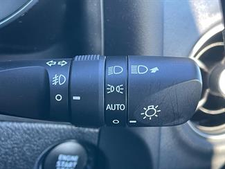2017 Toyota Auris - Thumbnail