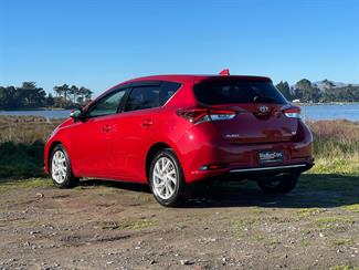 2017 Toyota Auris - Thumbnail