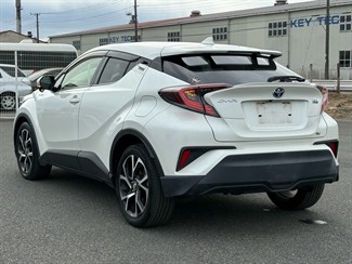 2017 Toyota C-HR - Thumbnail