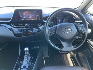 2018 Toyota C-HR - Thumbnail