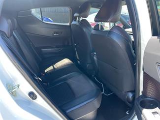 2018 Toyota C-HR - Thumbnail