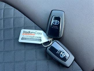 2018 Toyota C-HR - Thumbnail