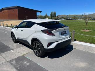 2018 Toyota C-HR - Thumbnail