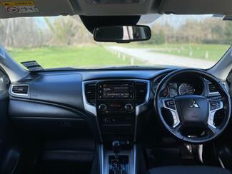 2020 Mitsubishi Triton - Thumbnail