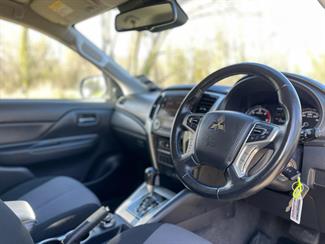 2020 Mitsubishi Triton - Thumbnail