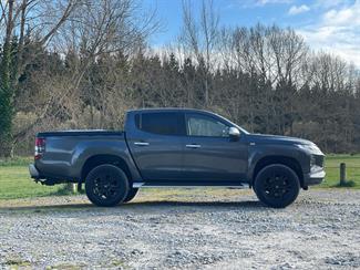 2020 Mitsubishi Triton - Thumbnail